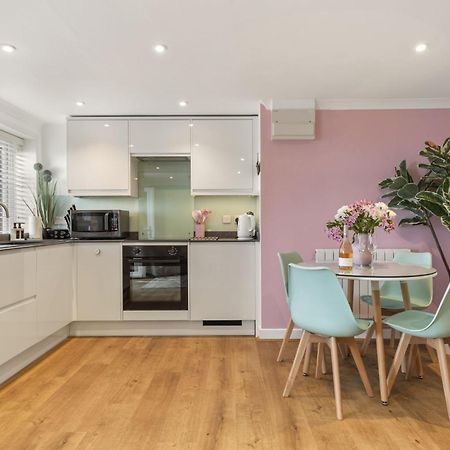 The Hidden Valley - A Stylish Rural Retreat, Perfect For Families St Clears Exteriör bild